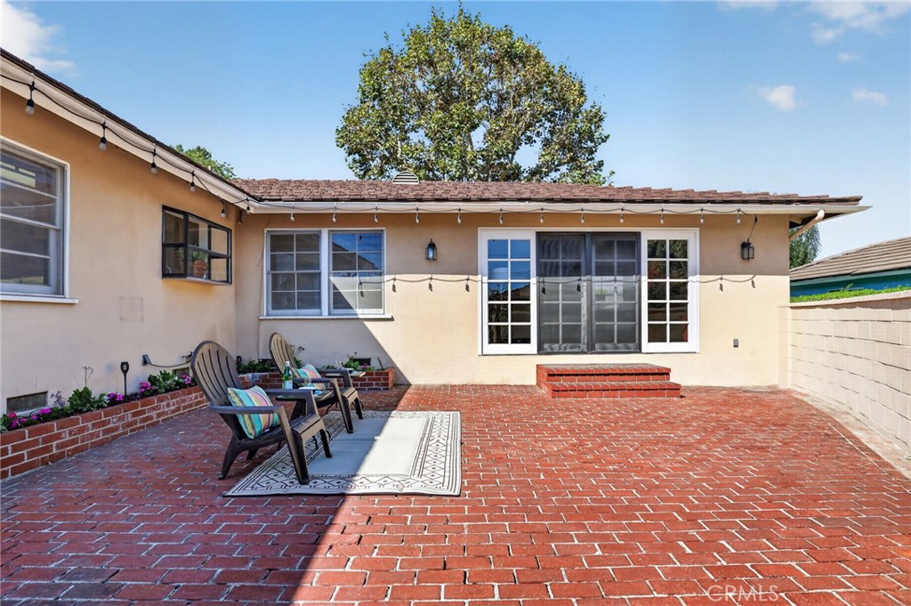 1154 La Rosa Property Photo 11