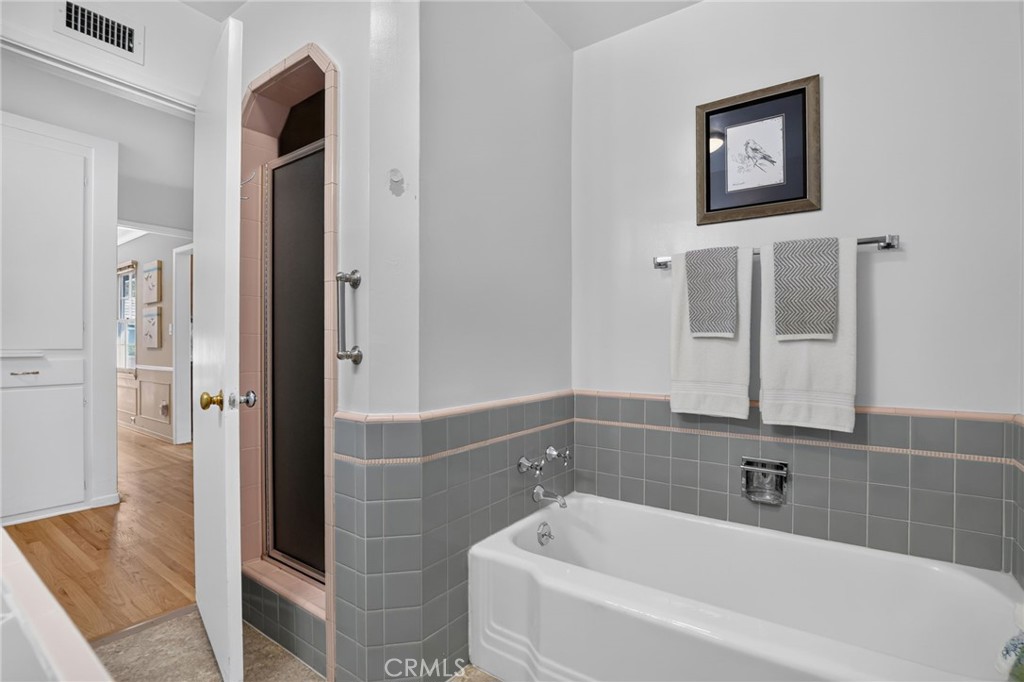 1154 La Rosa Property Photo 39