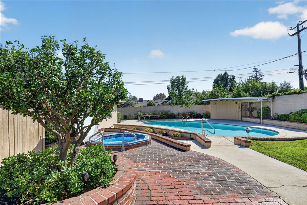 1154 La Rosa Property Photo 49