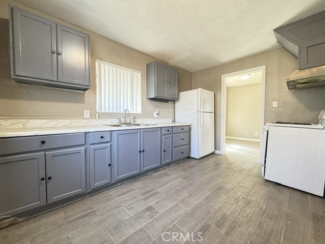 1472 1/2 Sepulveda Property Photo 4