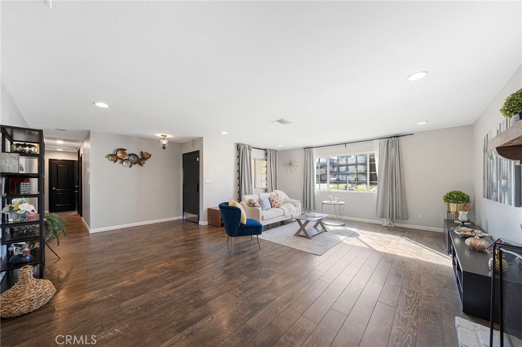 20179 Barnard Avenue Property Photo 4