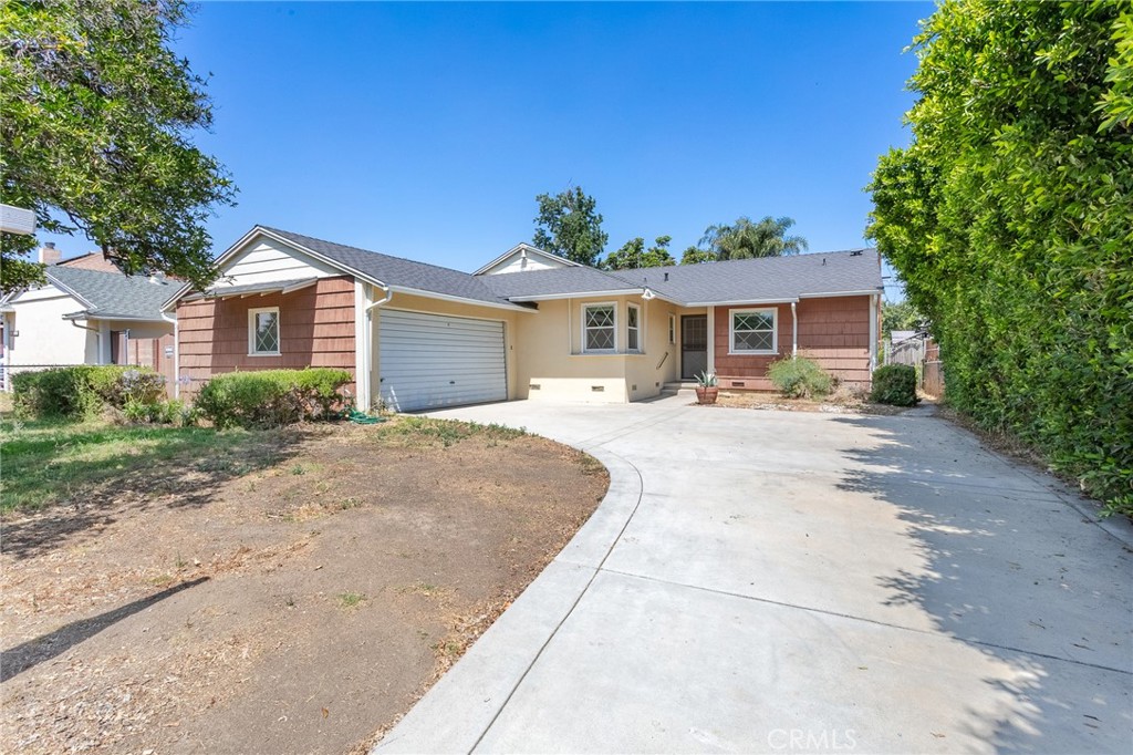 10436 Columbus Avenue Property Photo 1
