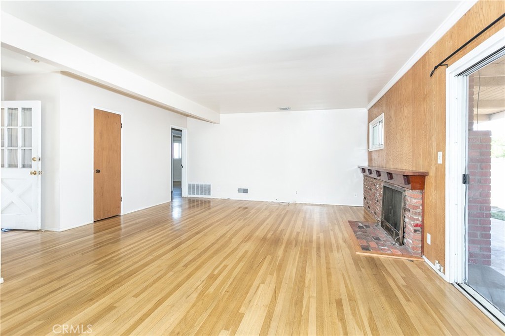 10436 Columbus Avenue Property Photo 21