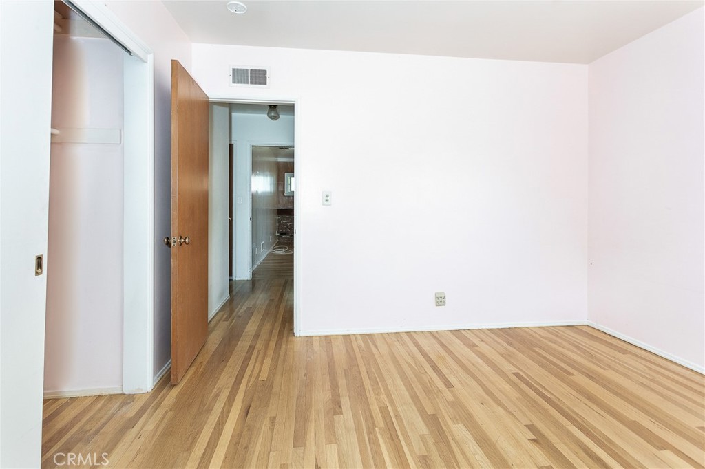 10436 Columbus Avenue Property Photo 25