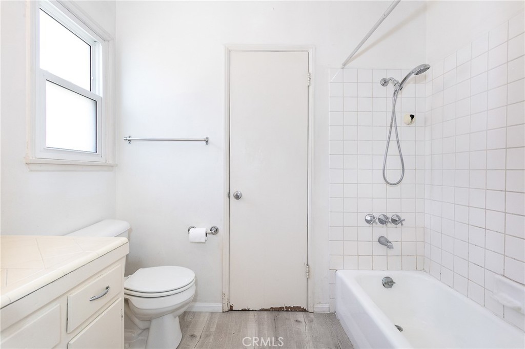 10436 Columbus Avenue Property Photo 29