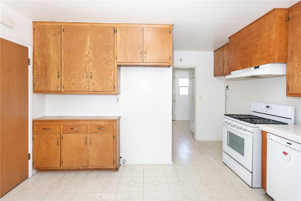 10436 Columbus Avenue Property Photo 34