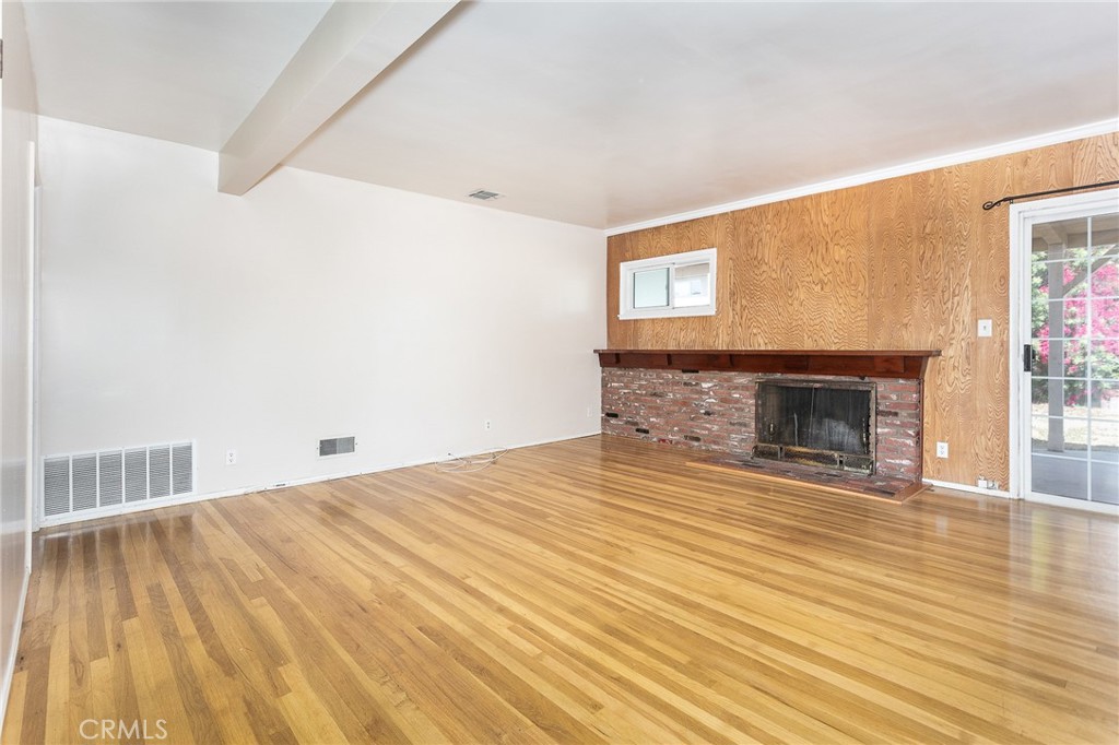 10436 Columbus Avenue Property Photo 37