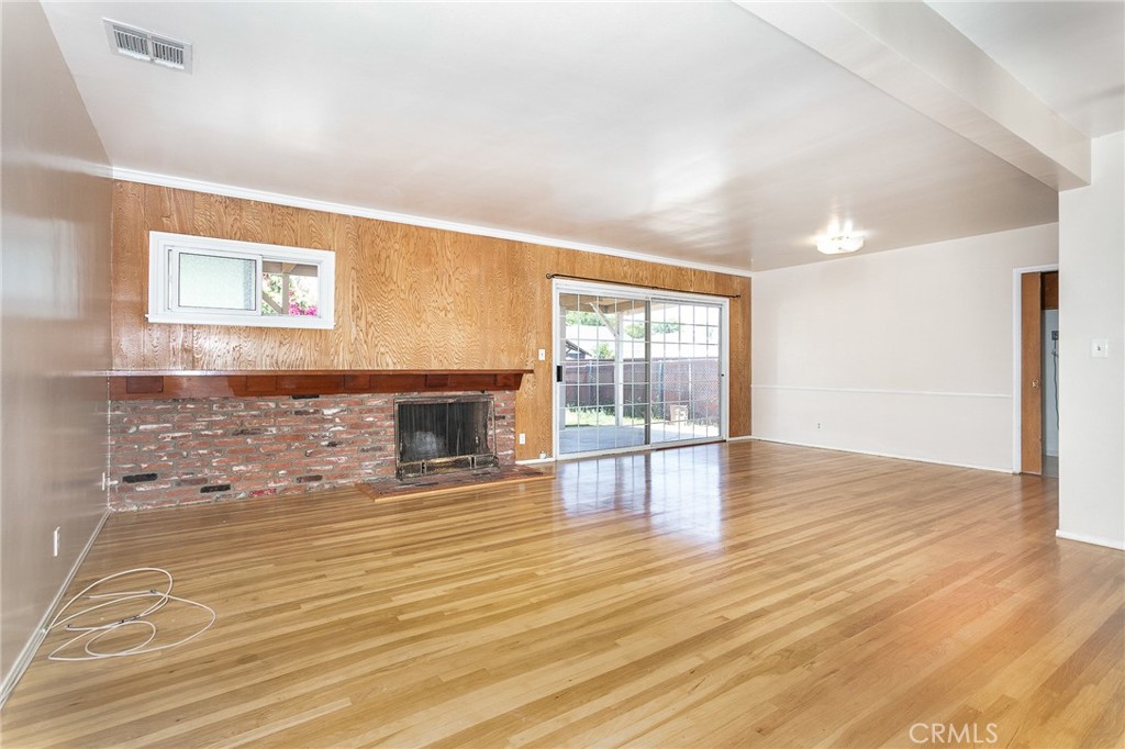 10436 Columbus Avenue Property Photo 38