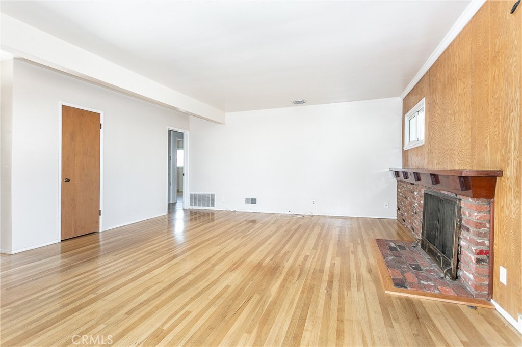 10436 Columbus Avenue Property Photo 40