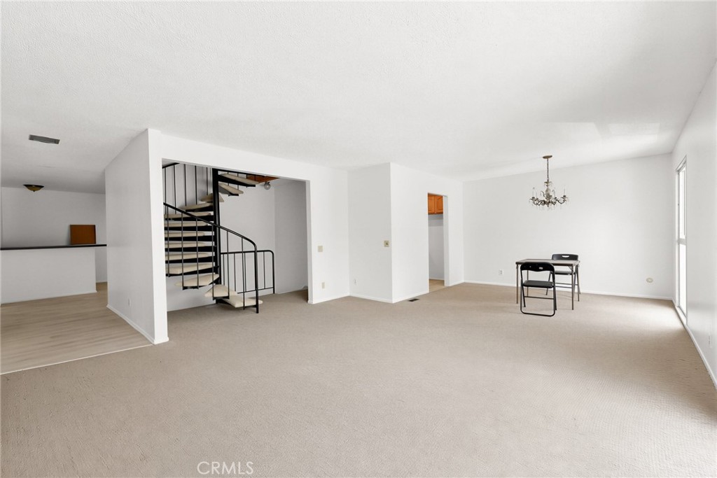 2575 Riverside Terrace Property Photo 15