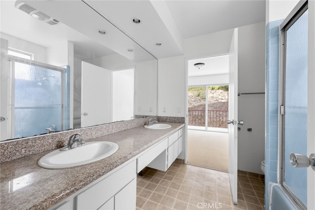 2575 Riverside Terrace Property Photo 31