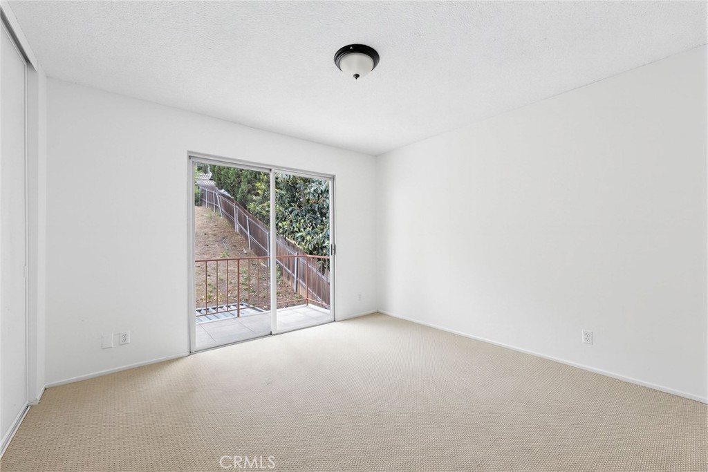 2575 Riverside Terrace Property Photo 34