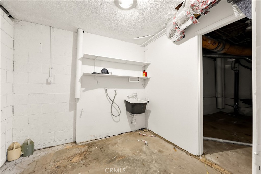 2575 Riverside Terrace Property Photo 38