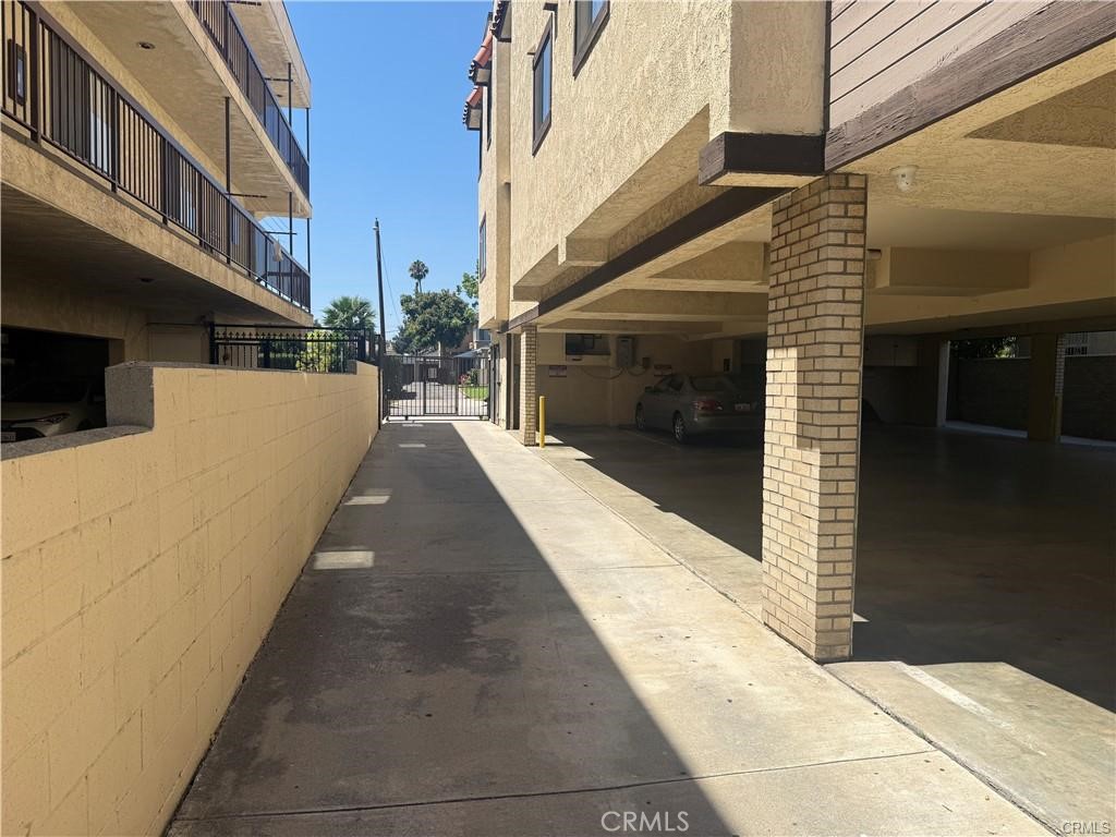 1022 Irving Avenue 3 Property Photo 16