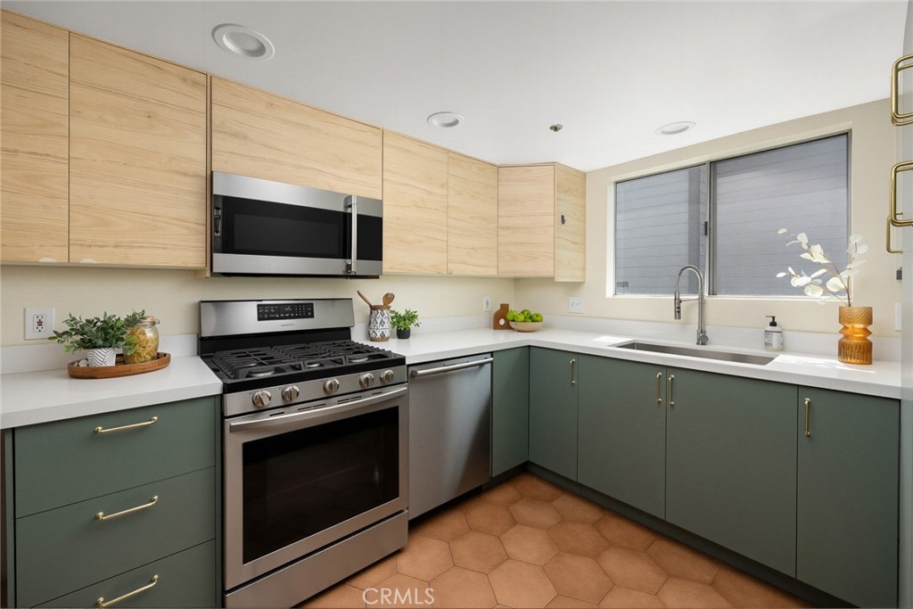 961 E California Boulevard 327 Property Photo 15