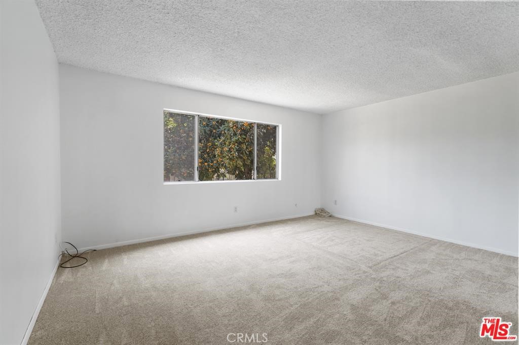 9504 E Naomi A&c Property Photo 3