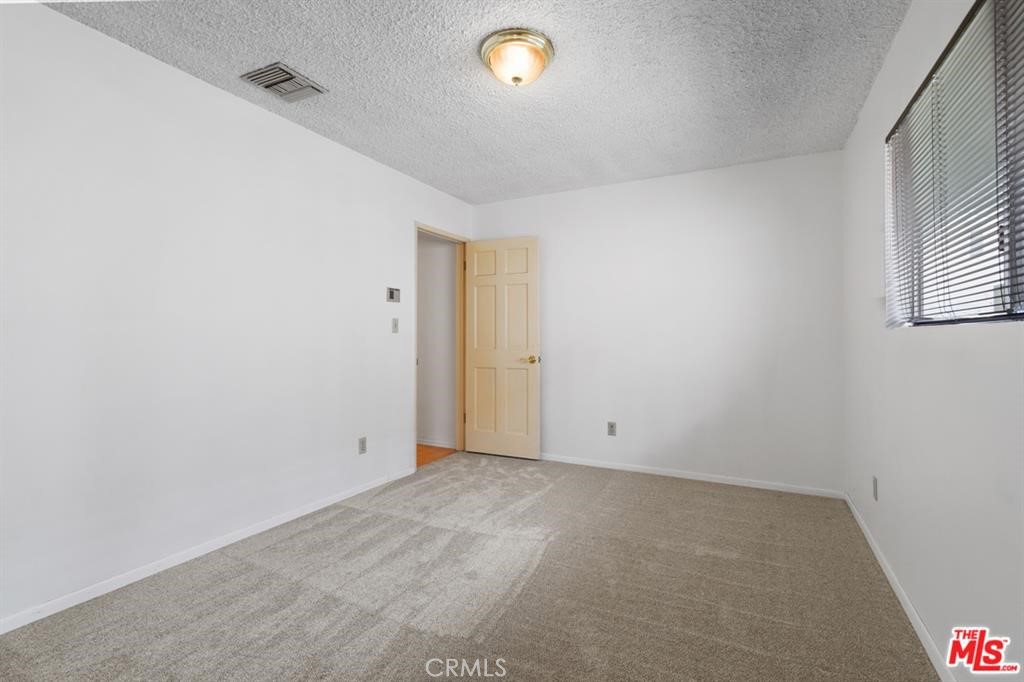9504 E Naomi A&c Property Photo 5