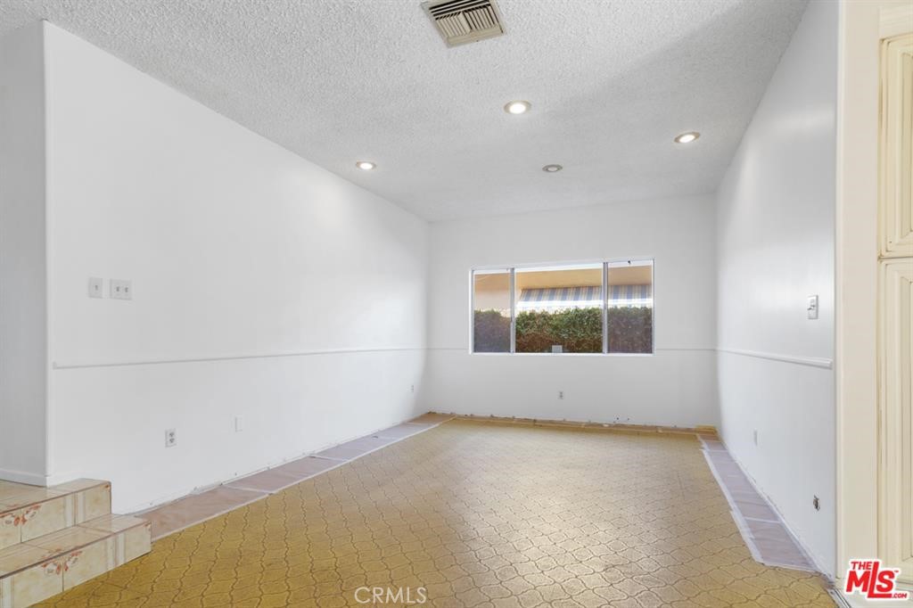 9504 E Naomi A&c Property Photo 7