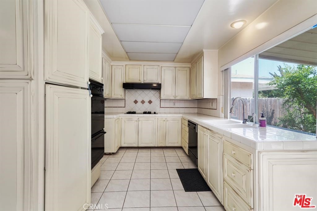 9504 E Naomi A&c Property Photo 10