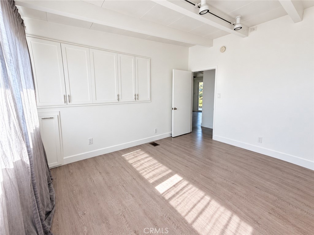 2029 Barnett Property Photo 7