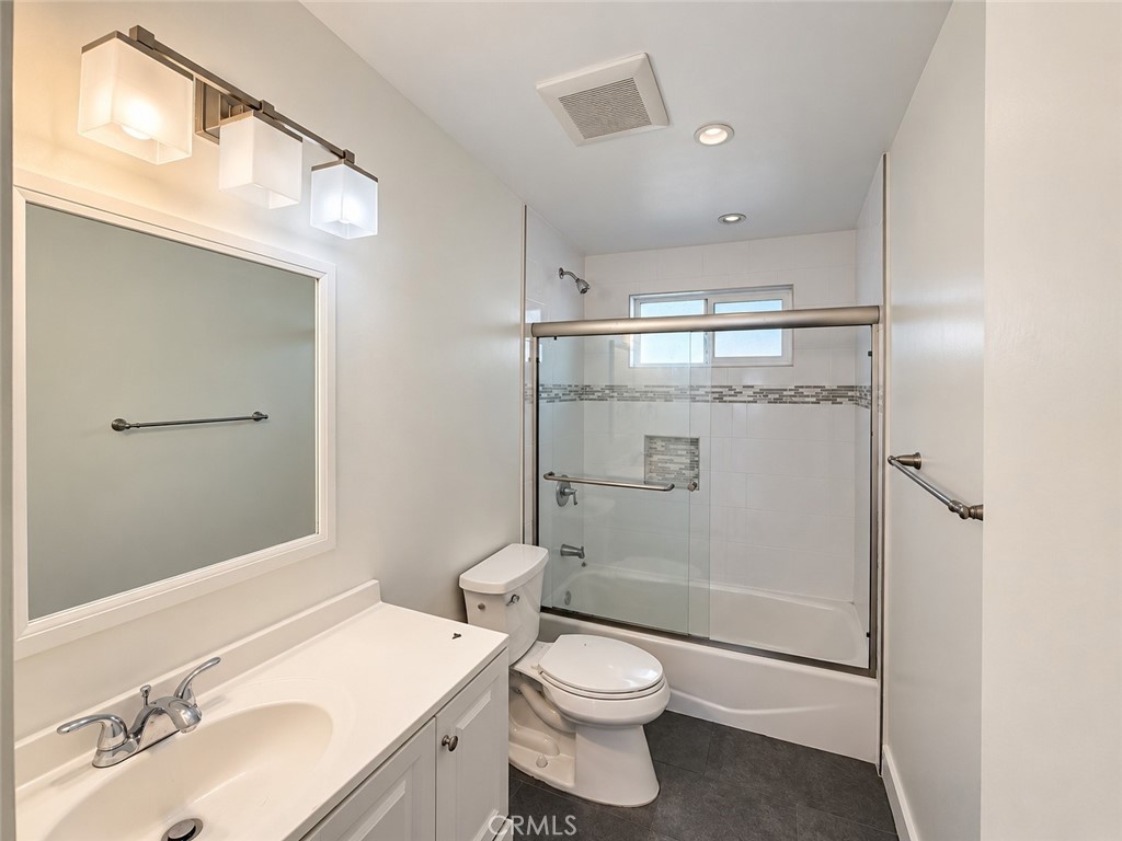 2029 Barnett Property Photo 11