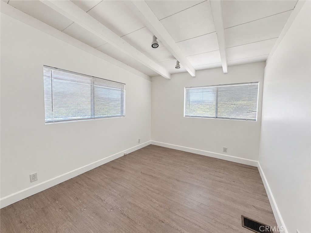 2029 Barnett Property Photo 12