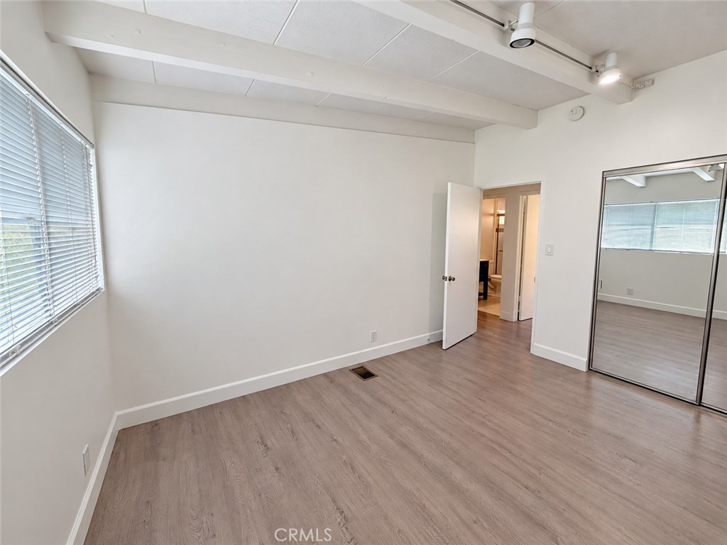 2029 Barnett Property Photo 15