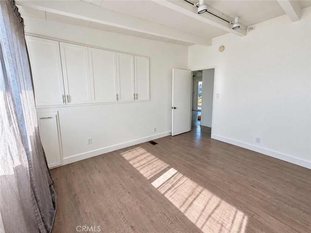 2029 Barnett Property Photo 16
