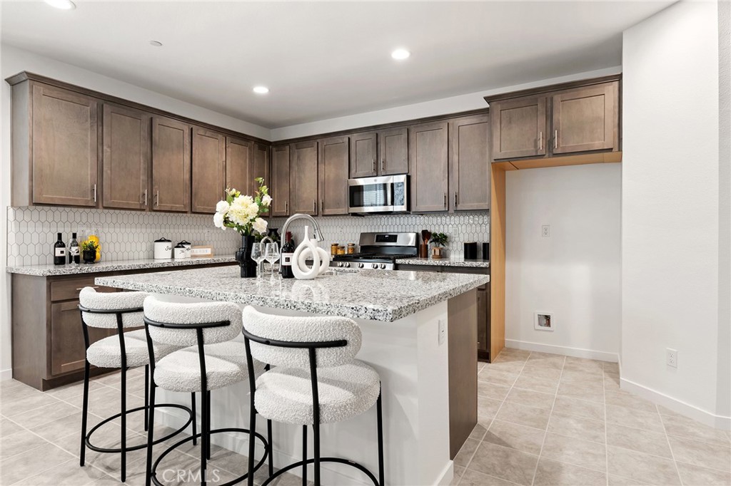 2972 E Calgary Property Photo 16
