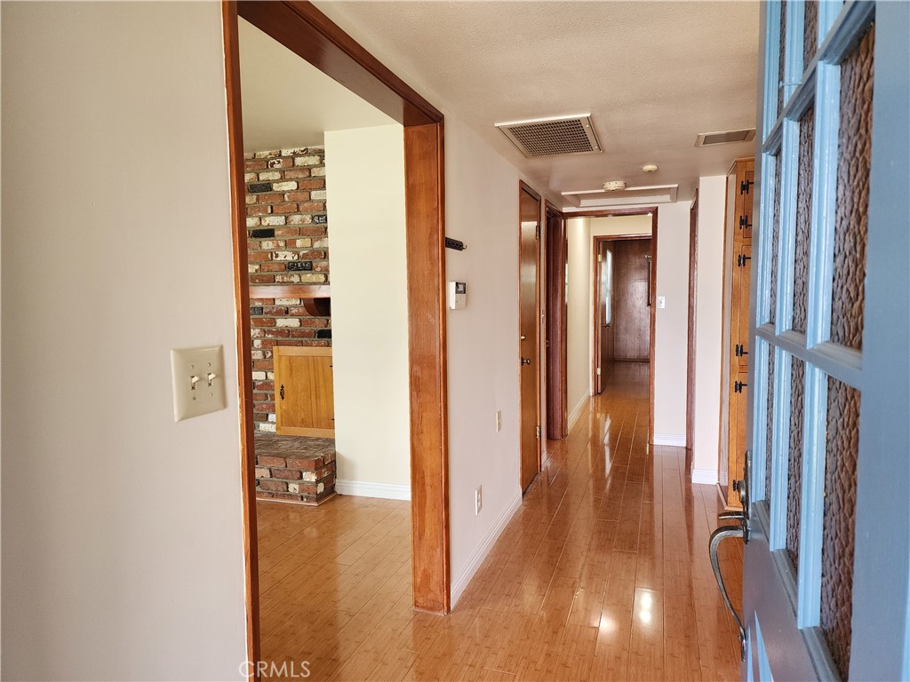 719 S Aldenville Avenue Property Photo 8