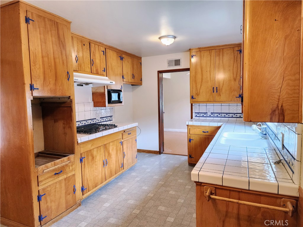 719 S Aldenville Avenue Property Photo 21