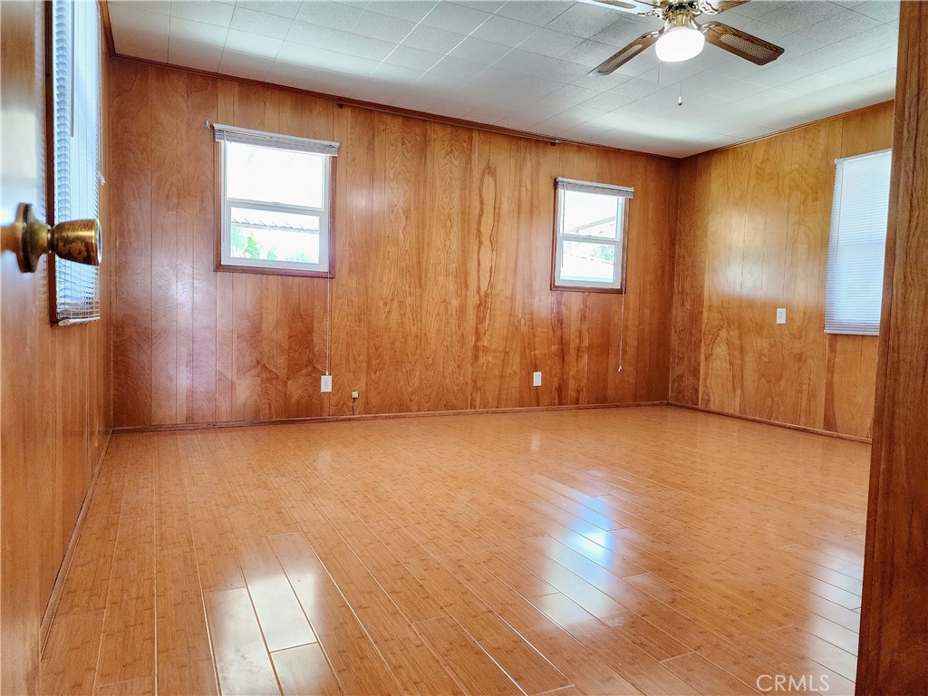 719 S Aldenville Avenue Property Photo 28
