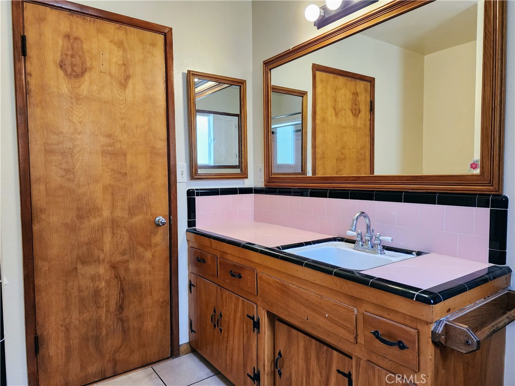 719 S Aldenville Avenue Property Photo 35