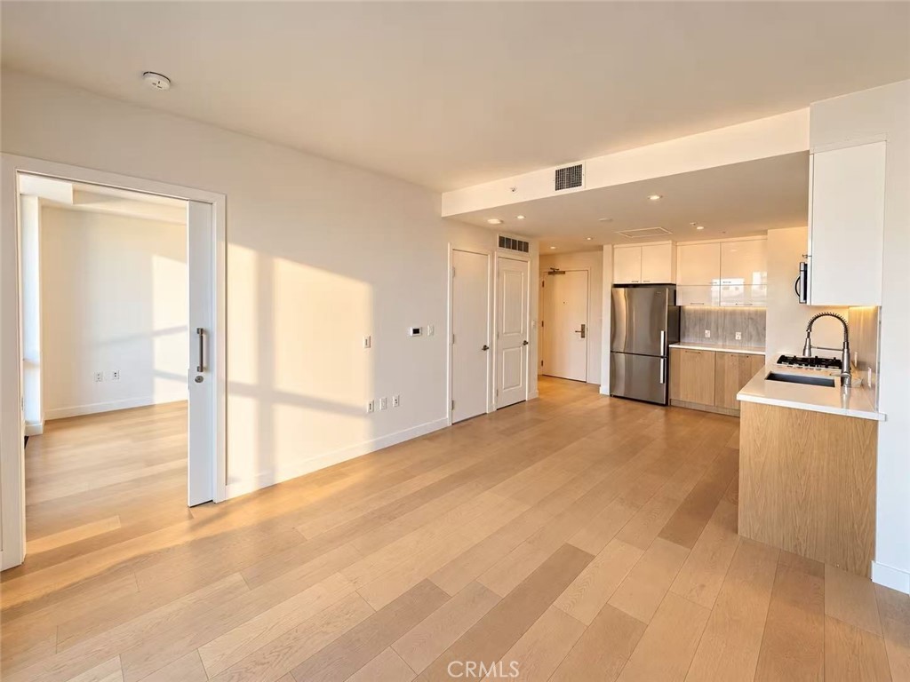 400 S Broadway 1304 Property Photo 1