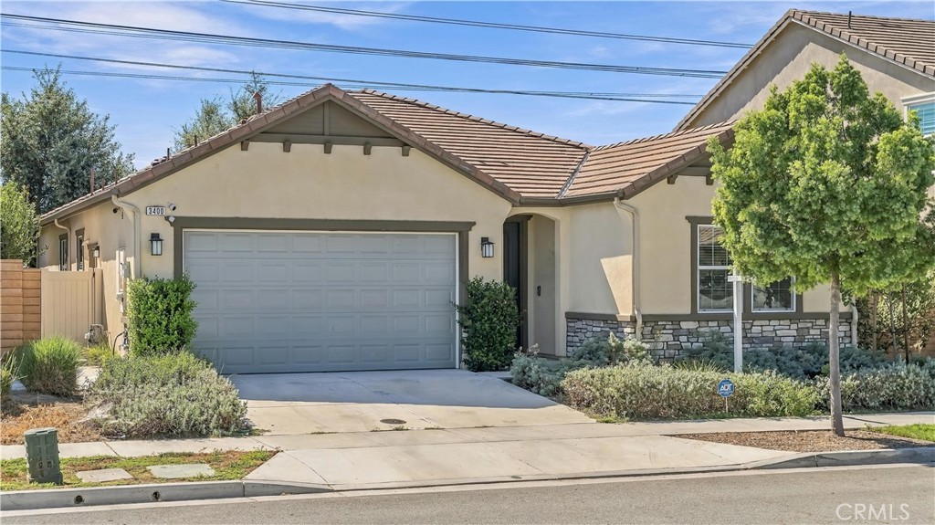 3400 E Foxglove Property Photo 1