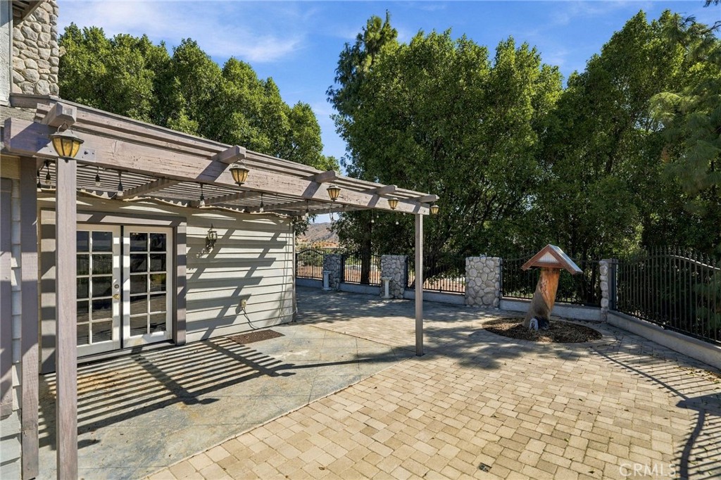 19015 Envoy Property Photo 10