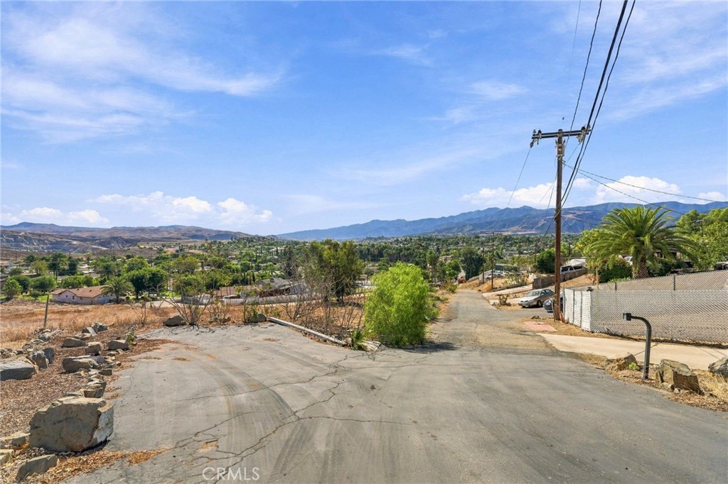 19015 Envoy Property Photo 12