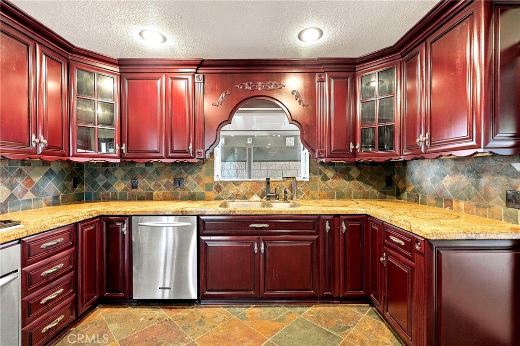 19015 Envoy Property Photo 21