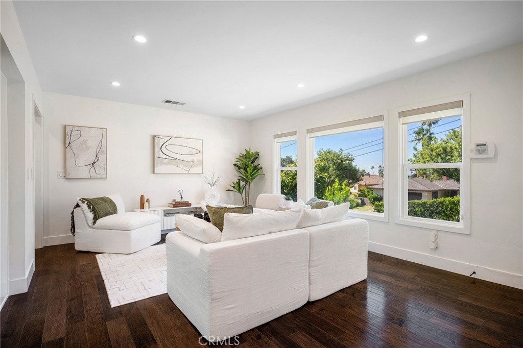 334 Hill Property Photo 5