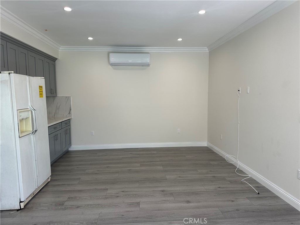 11439 Freer St Property Photo 3