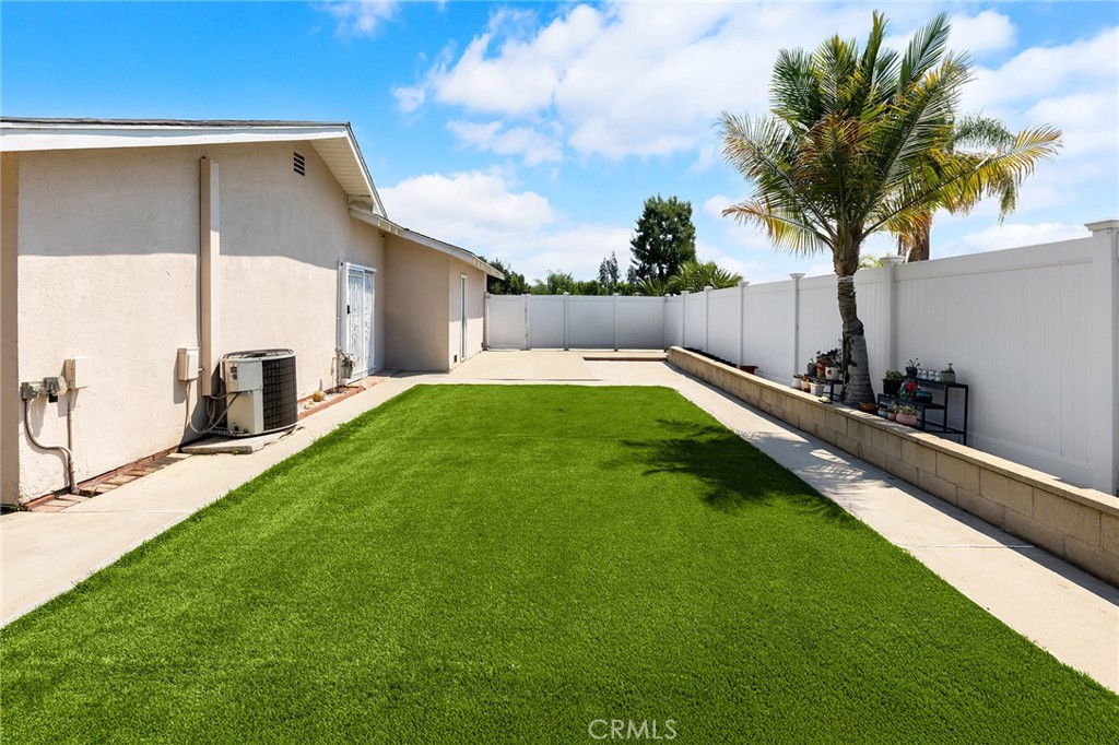 21127 E Cypress Street Property Photo 22