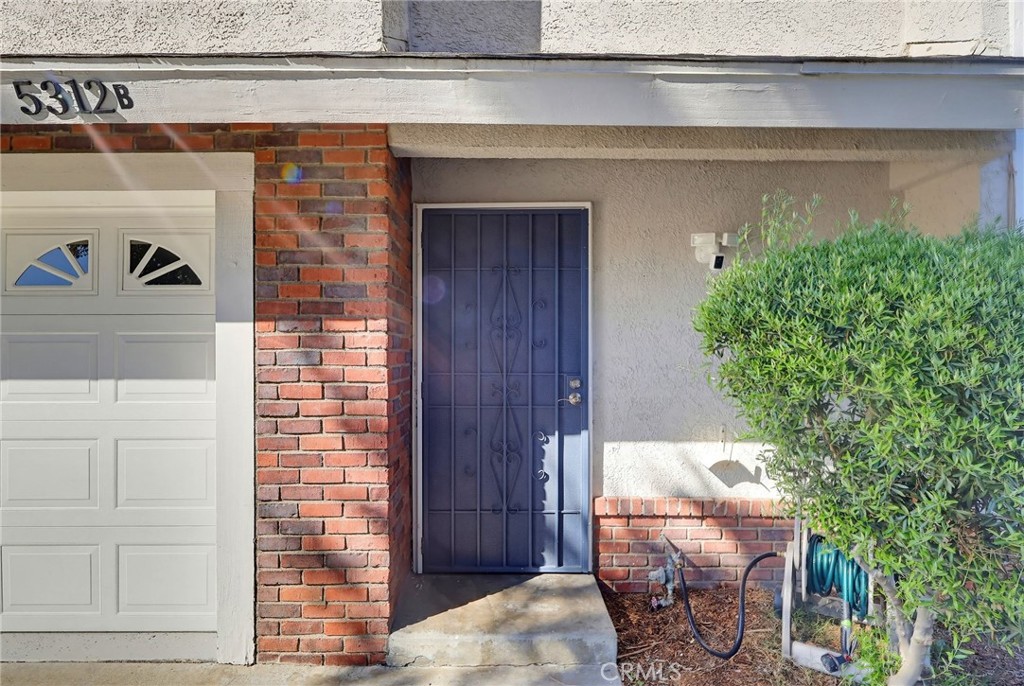 5312 Bartlett B Property Photo 5