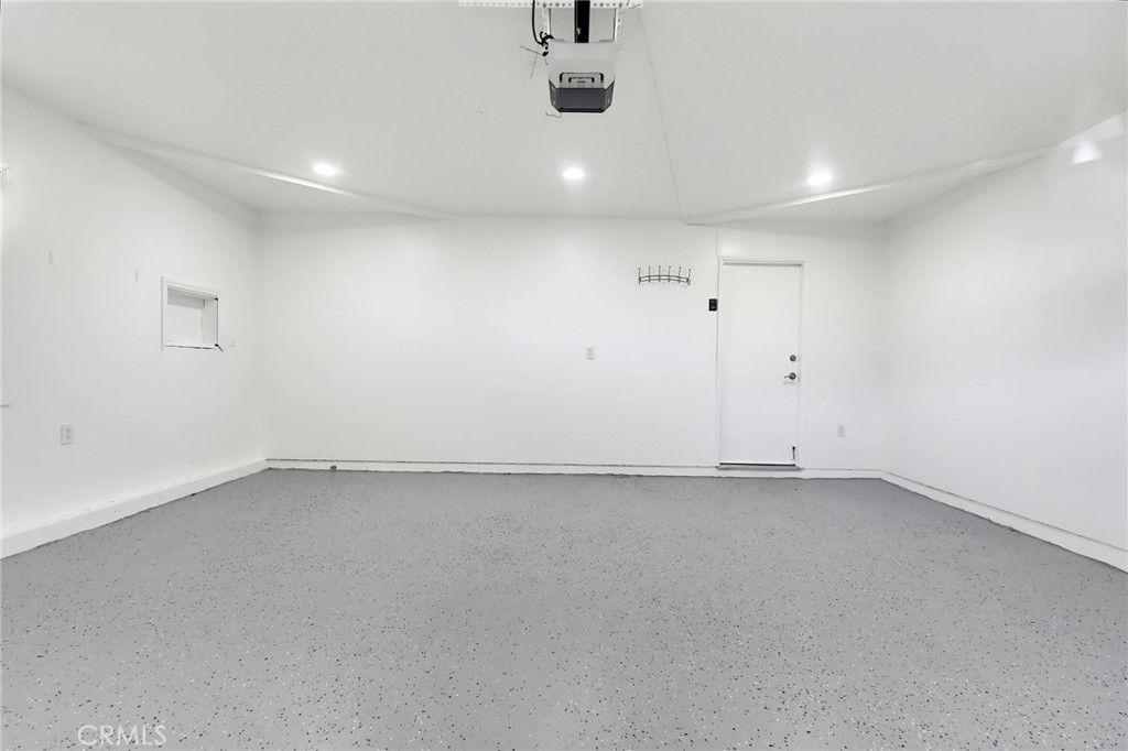 5312 Bartlett B Property Photo 16
