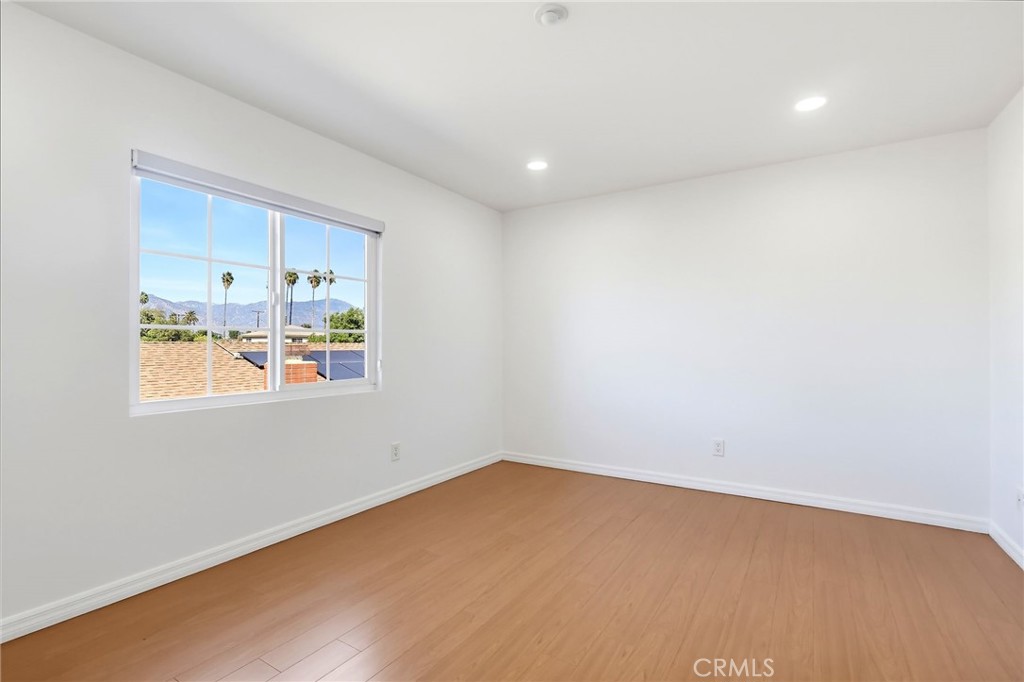 5312 Bartlett B Property Photo 26