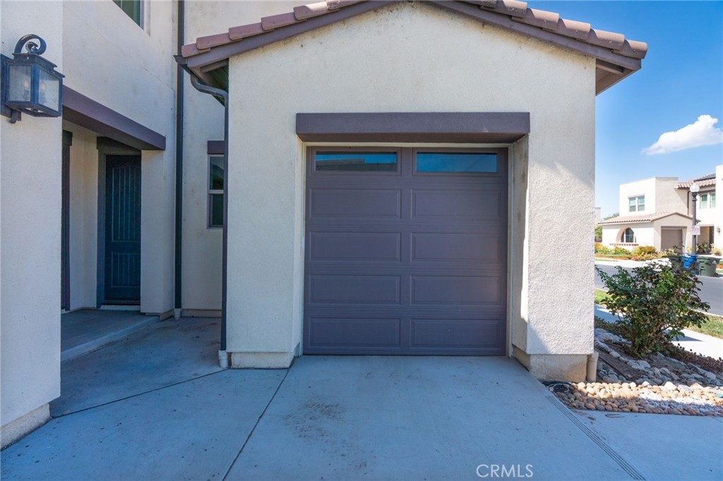 2532 E Scarlett Property Photo 2