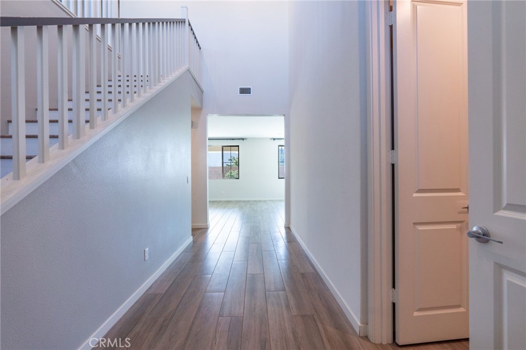 2532 E Scarlett Property Photo 5