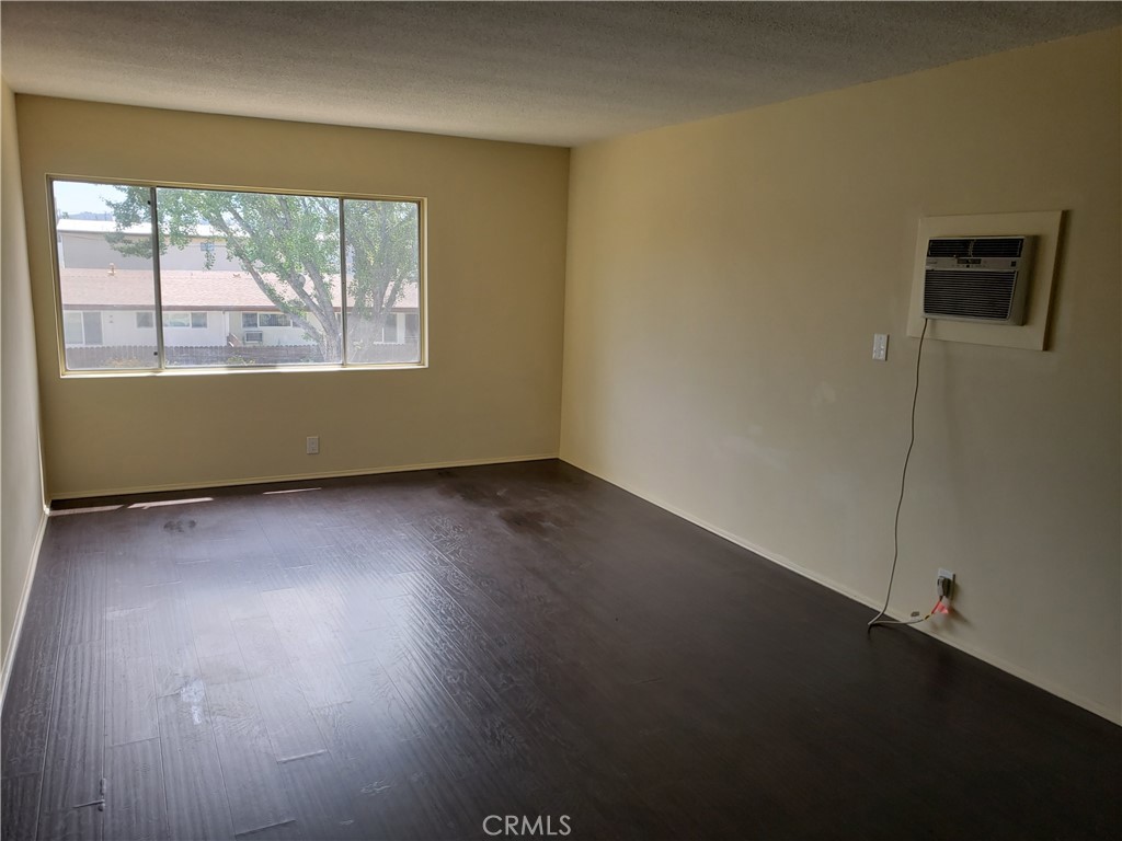 505 S 1st 6 Property Photo 3