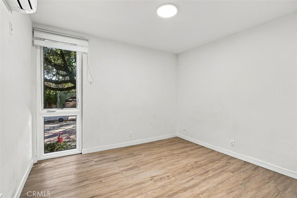 435 N Euclid Property Photo 21