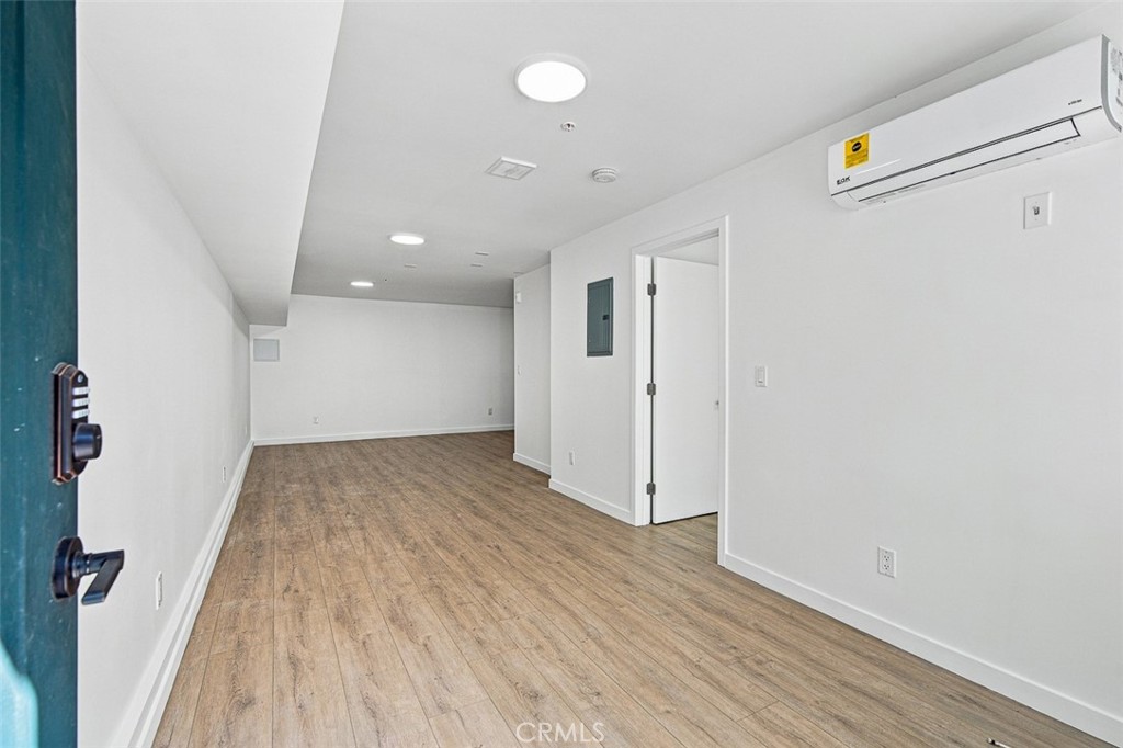 435 N Euclid Property Photo 24