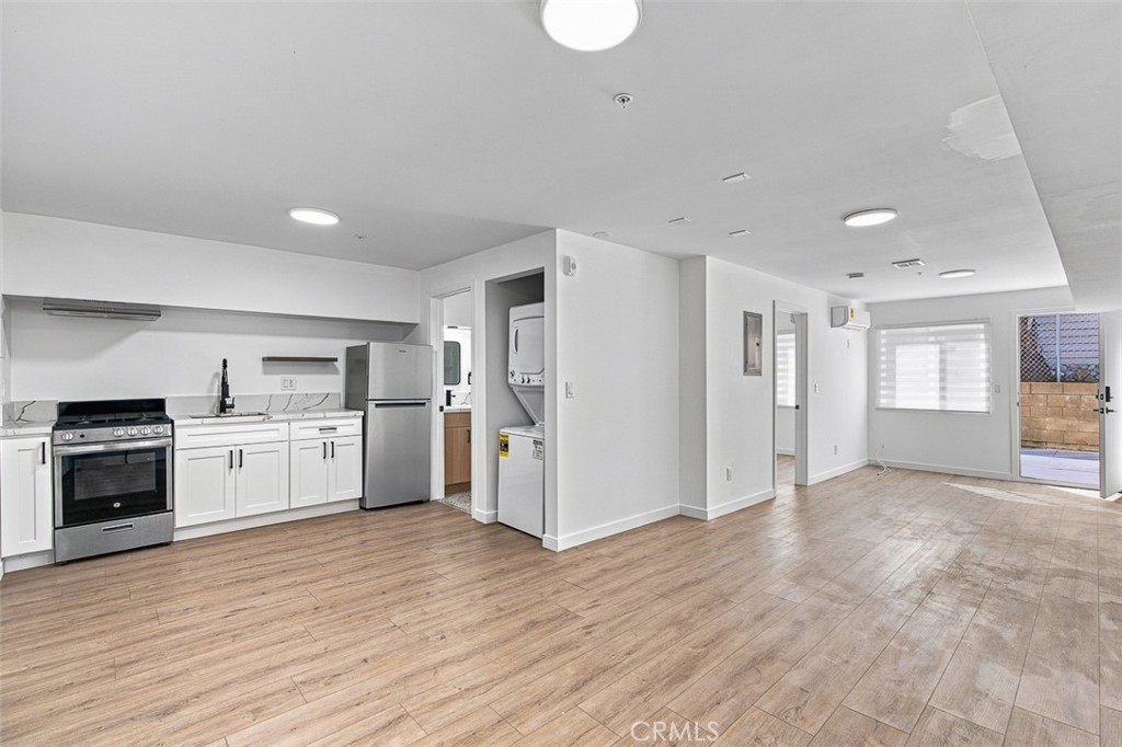 435 N Euclid Property Photo 25